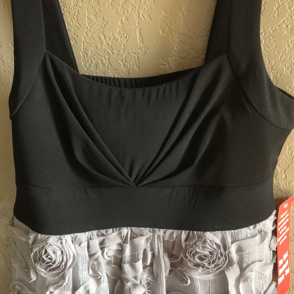 Dress - Picture 2 of 5